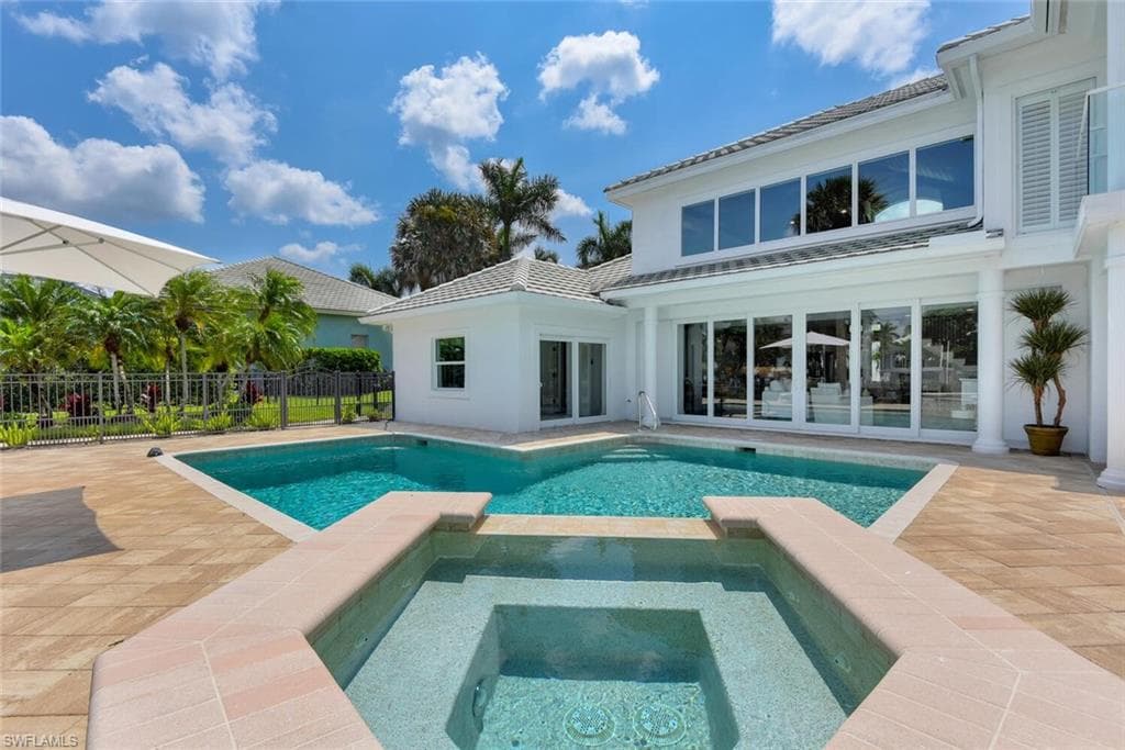 215 Mooring Line DR, NAPLES FL 34102-47