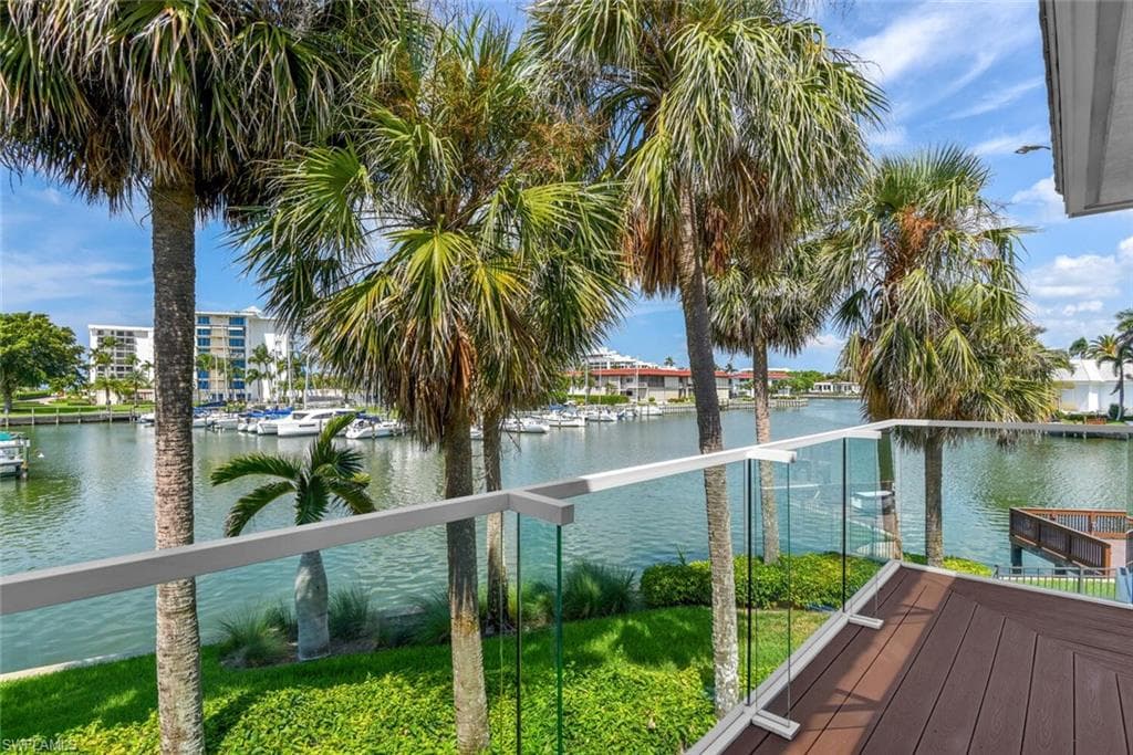 215 Mooring Line DR, NAPLES FL 34102-43