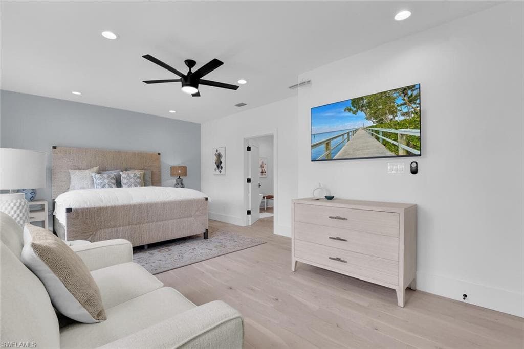 215 Mooring Line DR, NAPLES FL 34102-20