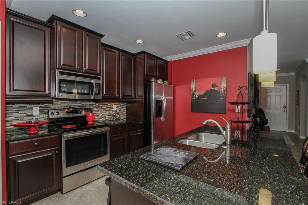8531 Violeta ST # 101, ESTERO FL 34135-6