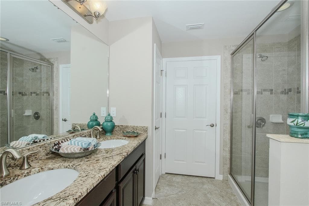 8531 Violeta ST # 101, ESTERO FL 34135-10