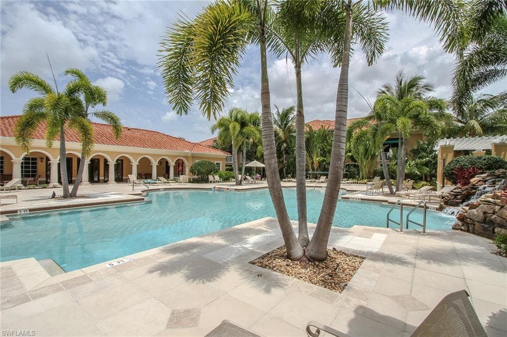 8531 Violeta ST # 101, ESTERO FL 34135-18