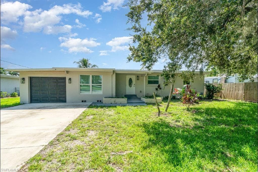 203 Kingston DR, FORT MYERS FL 33905-26