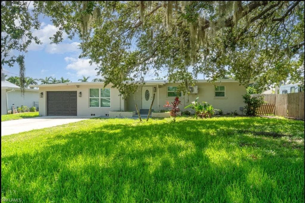 203 Kingston DR, FORT MYERS FL 33905-2