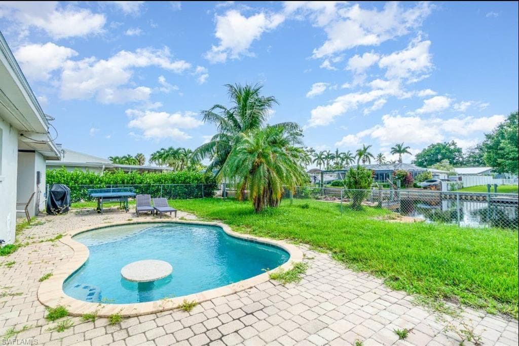 203 Kingston DR, FORT MYERS FL 33905-19