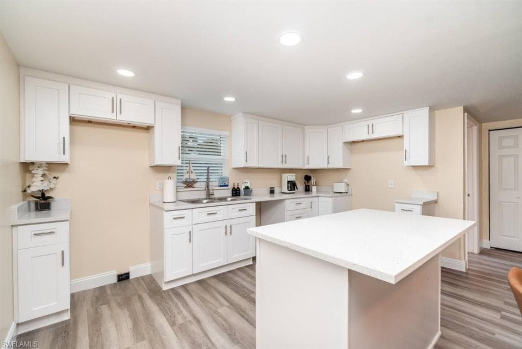 203 Kingston DR, FORT MYERS FL 33905-3