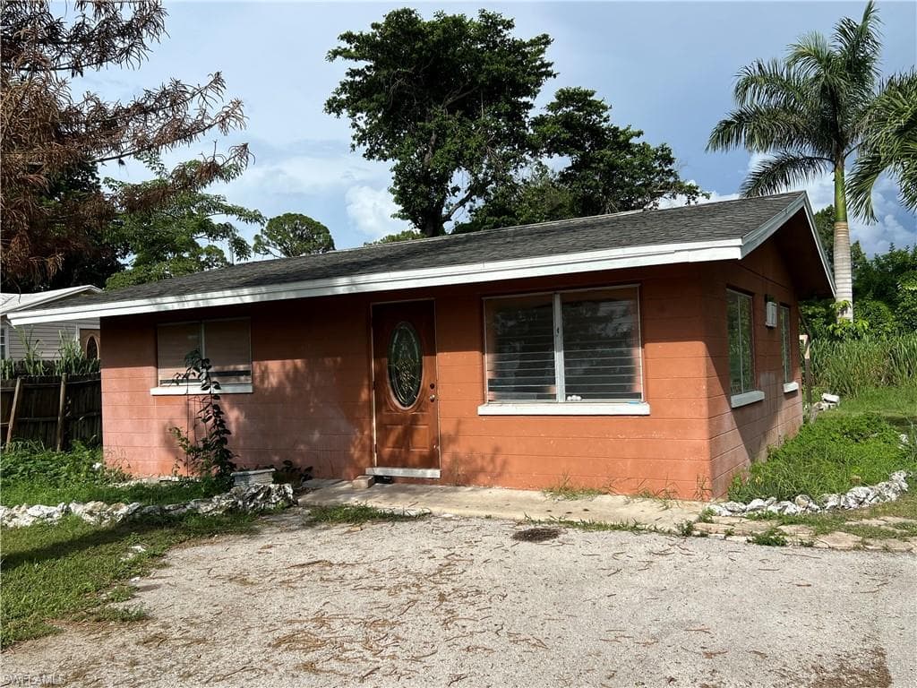 27767 E New York ST, BONITA SPRINGS FL 34135-1