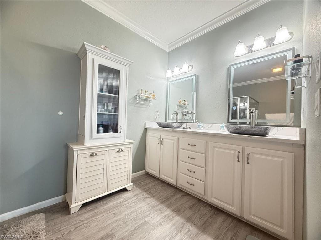 4835 E Riverside DR, FORT MYERS FL 33905-14