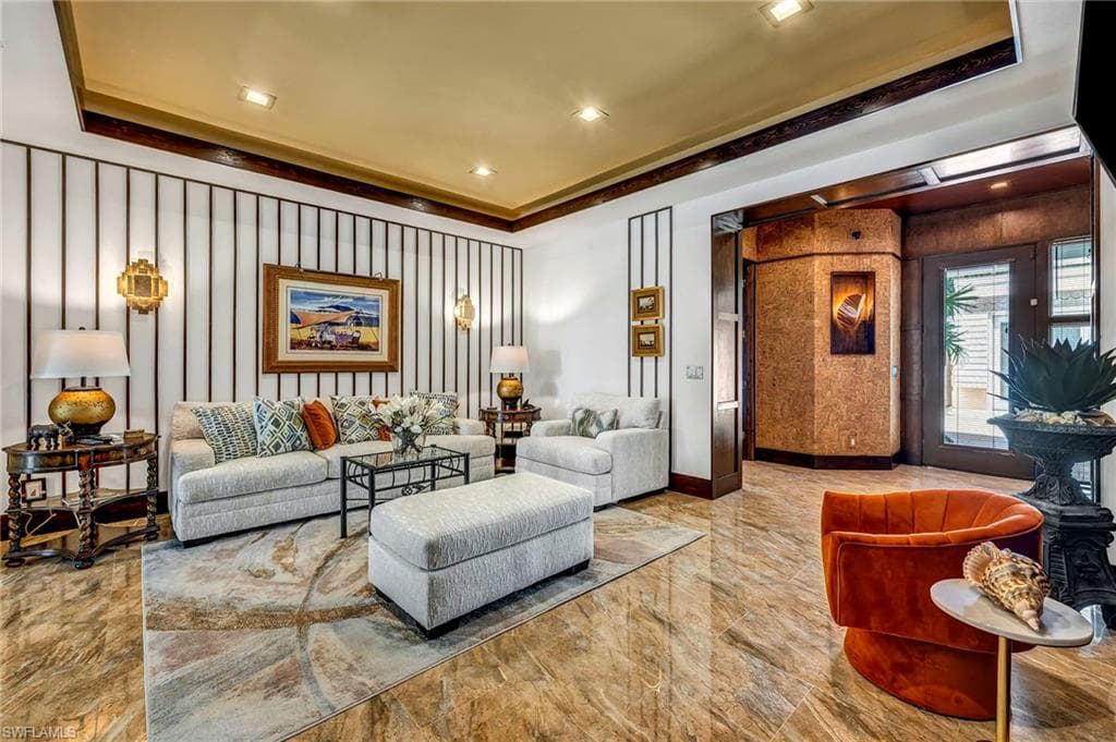 6908 Lone Oak BLVD, NAPLES FL 34109-5