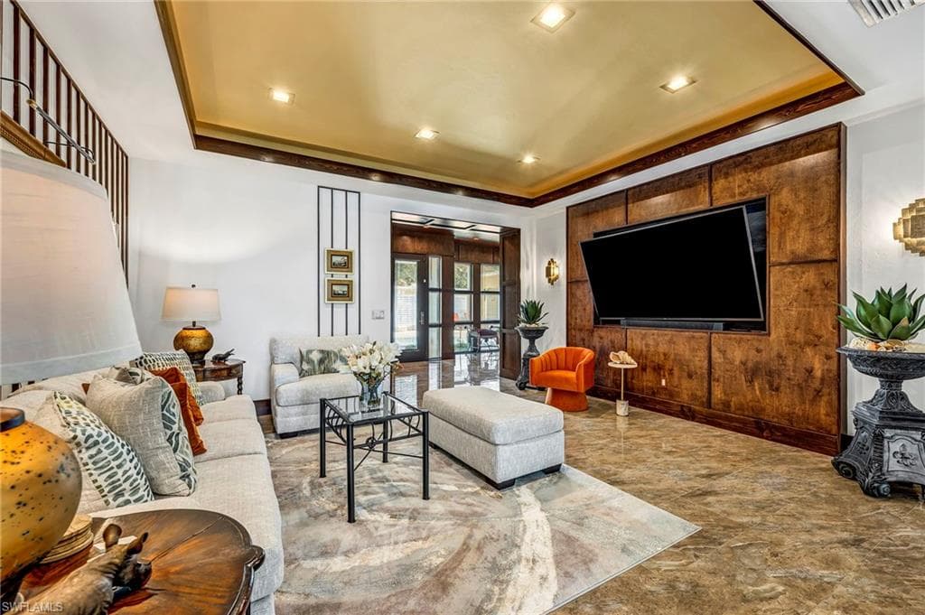 6908 Lone Oak BLVD, NAPLES FL 34109-6