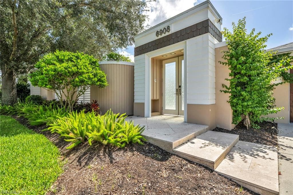 6908 Lone Oak BLVD, NAPLES FL 34109-35