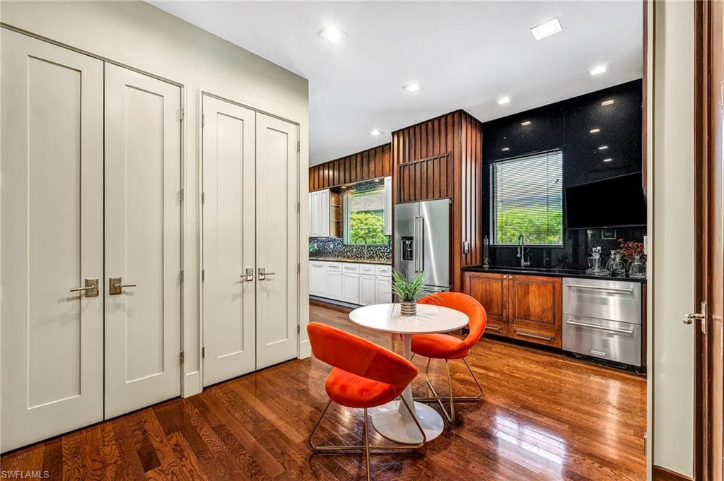 6908 Lone Oak BLVD, NAPLES FL 34109-7