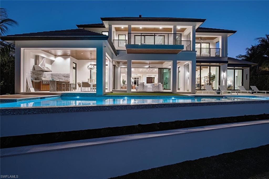 3163 Gin LN, NAPLES FL 34102-26