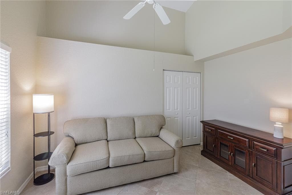 5502 Greenwood CIR 1-18