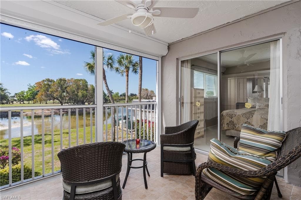 5515 Rattlesnake Hammock RD # 205, NAPLES FL 34113-3