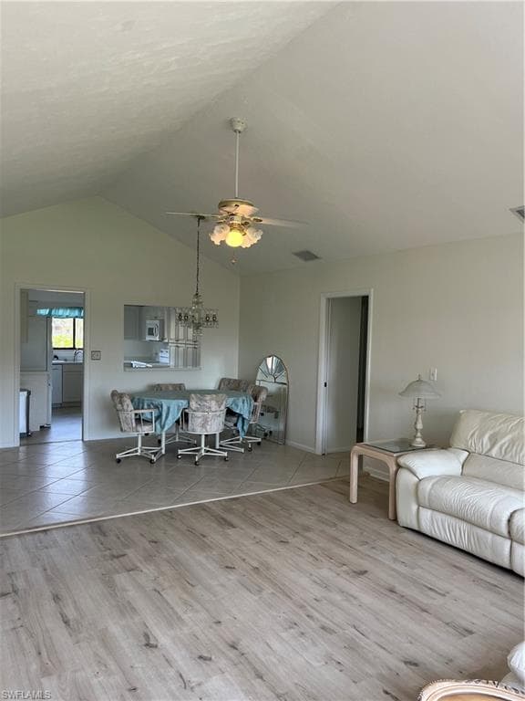 819 Palm View DR # 17, NAPLES FL 34110-3