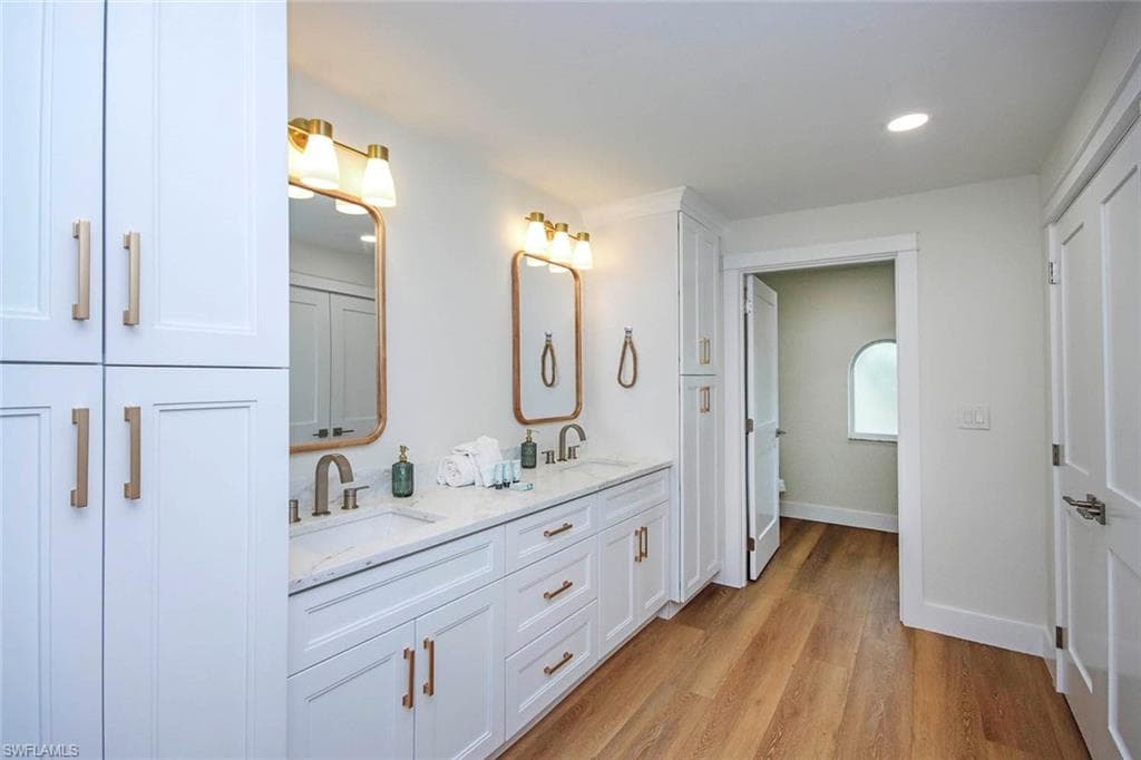 918 Kings Crown DR, SANIBEL FL 33957-21