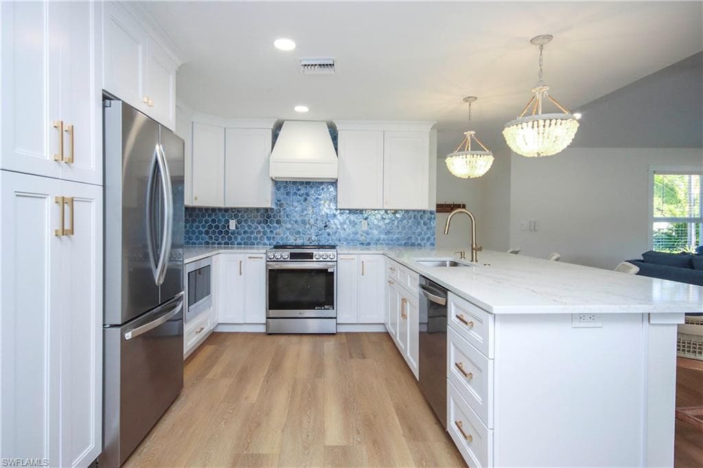 918 Kings Crown DR, SANIBEL FL 33957-8