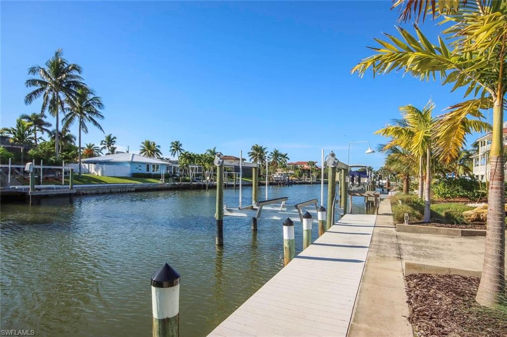 918 Kings Crown DR, SANIBEL FL 33957-39