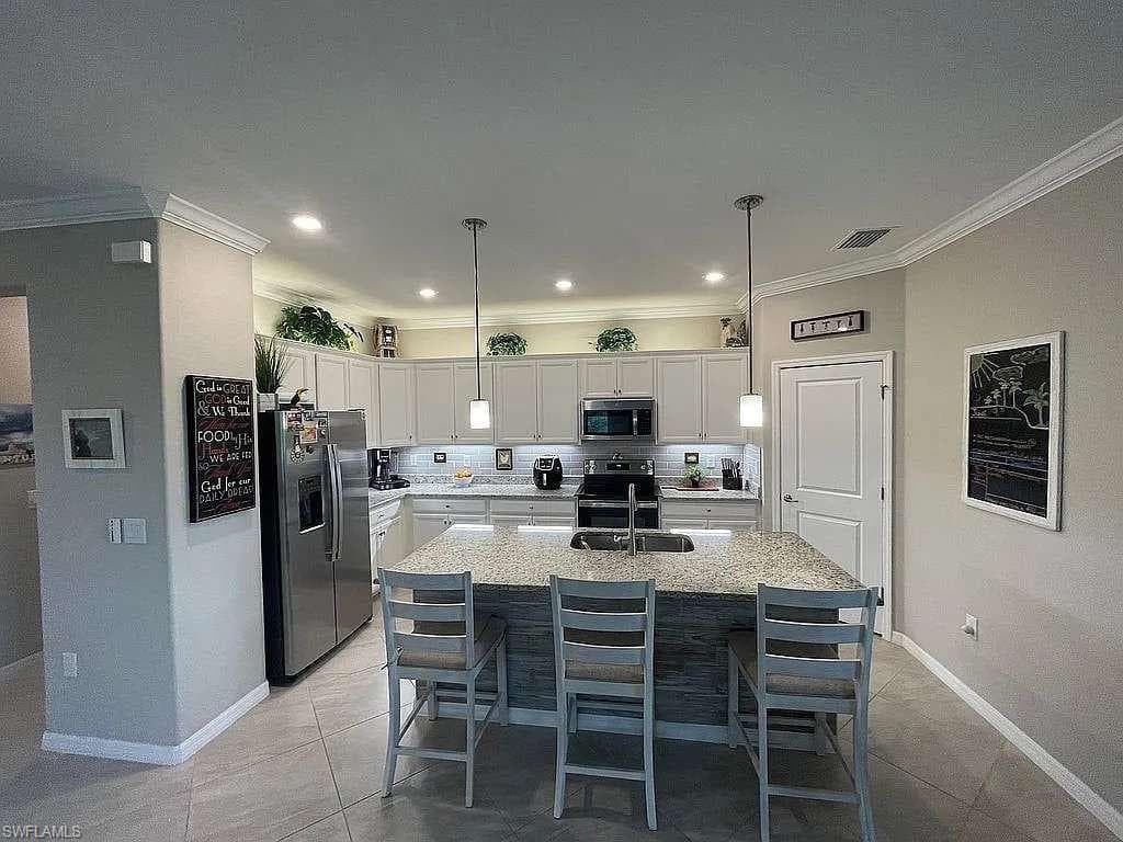 2190 Clementine ST, NAPLES FL 34120-8