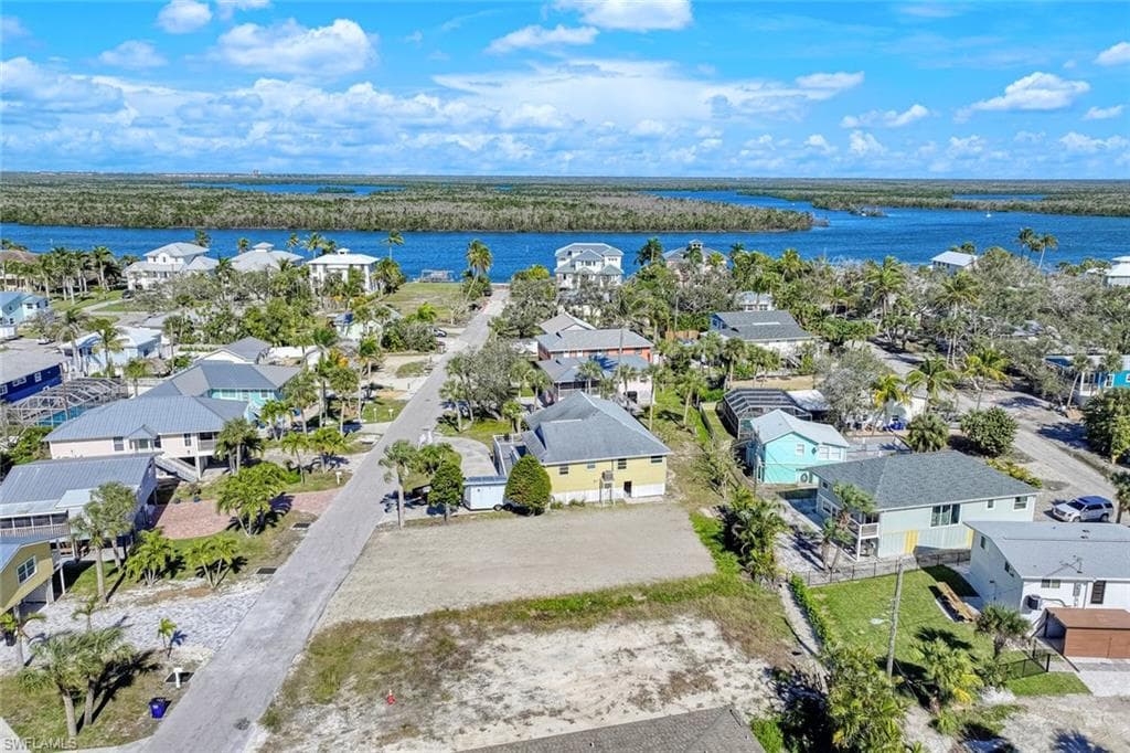 144 Hercules DR, FORT MYERS BEACH FL 33931-6