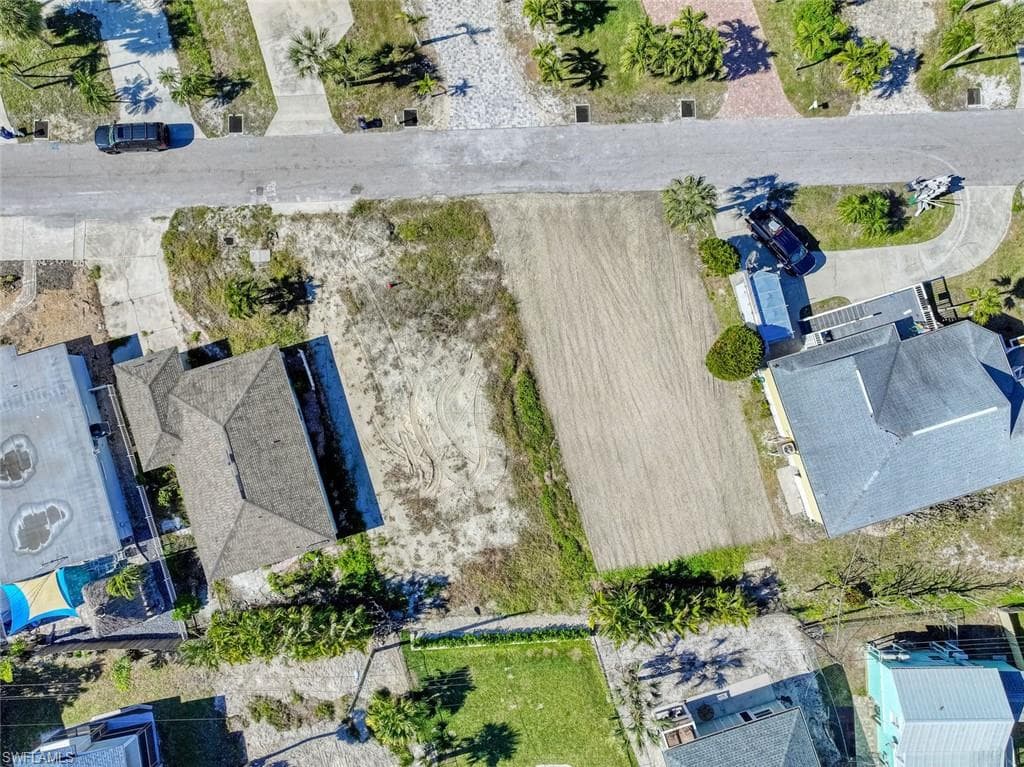 144 Hercules DR, FORT MYERS BEACH FL 33931-3