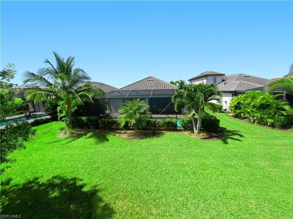 1975 Mustique ST, NAPLES FL 34120-1
