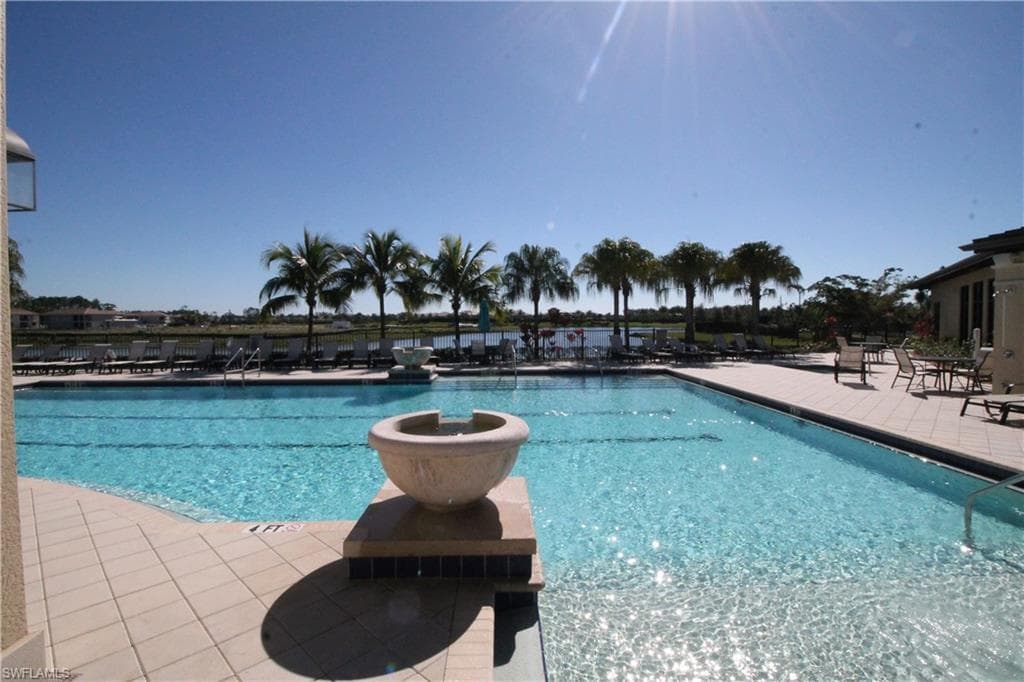 1975 Mustique ST, NAPLES FL 34120-40