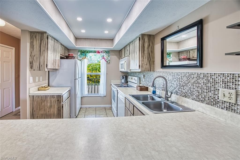 16001 Dublin CIR # 203, FORT MYERS FL 33908-16