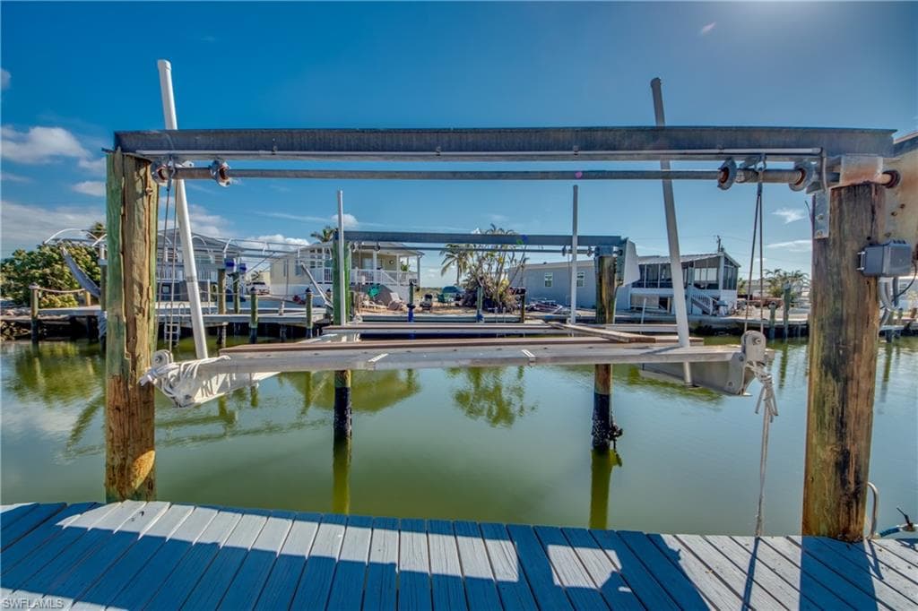 14 Nancy LN, FORT MYERS BEACH FL 33931-19