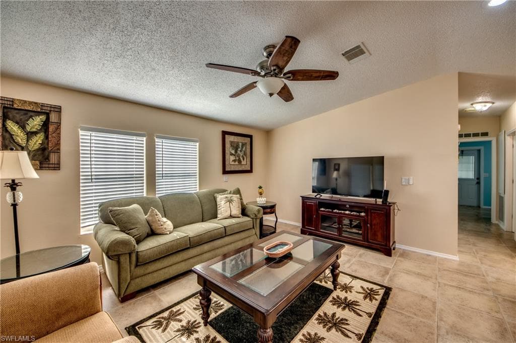 14 Nancy LN, FORT MYERS BEACH FL 33931-9