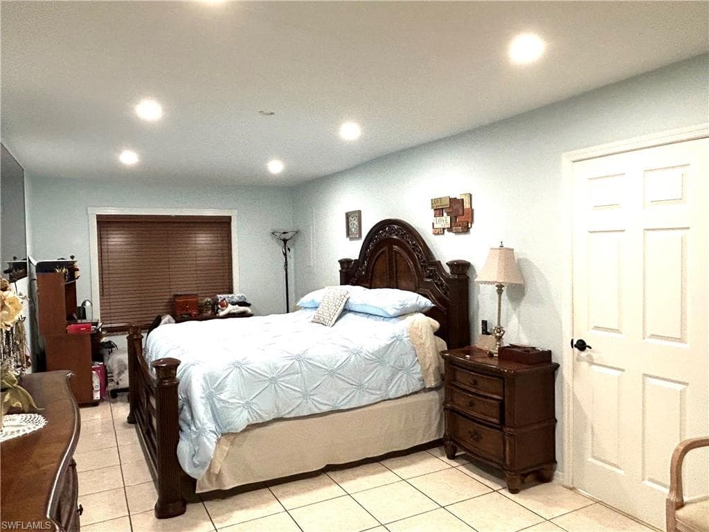 5364 Texas AVE, NAPLES FL 34113-12