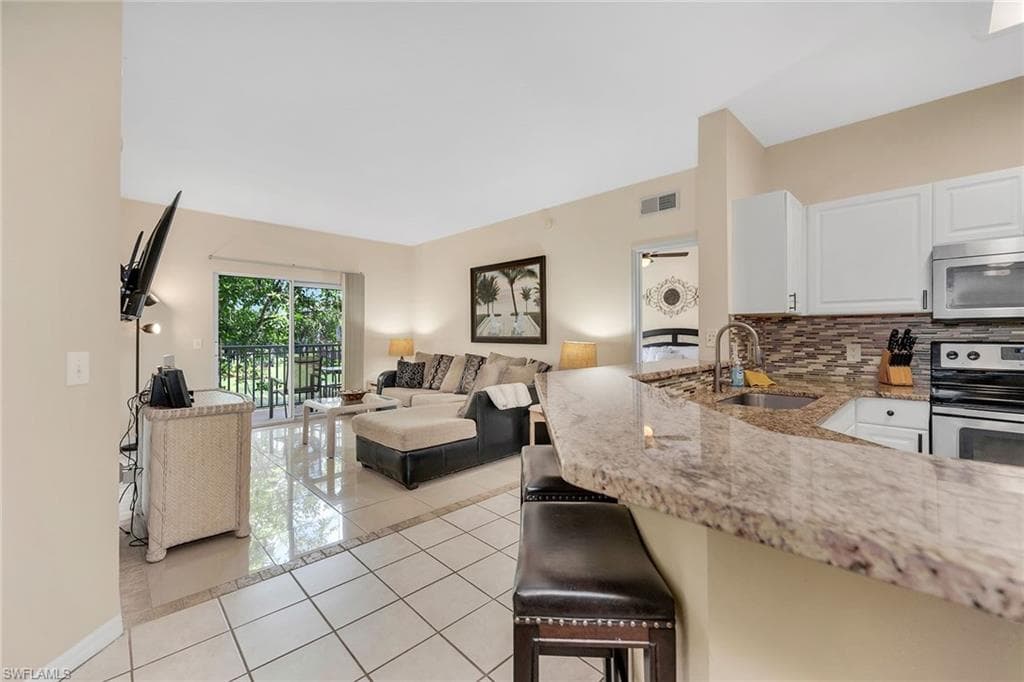 15605 Ocean Walk CIR # 203, FORT MYERS FL 33908-4
