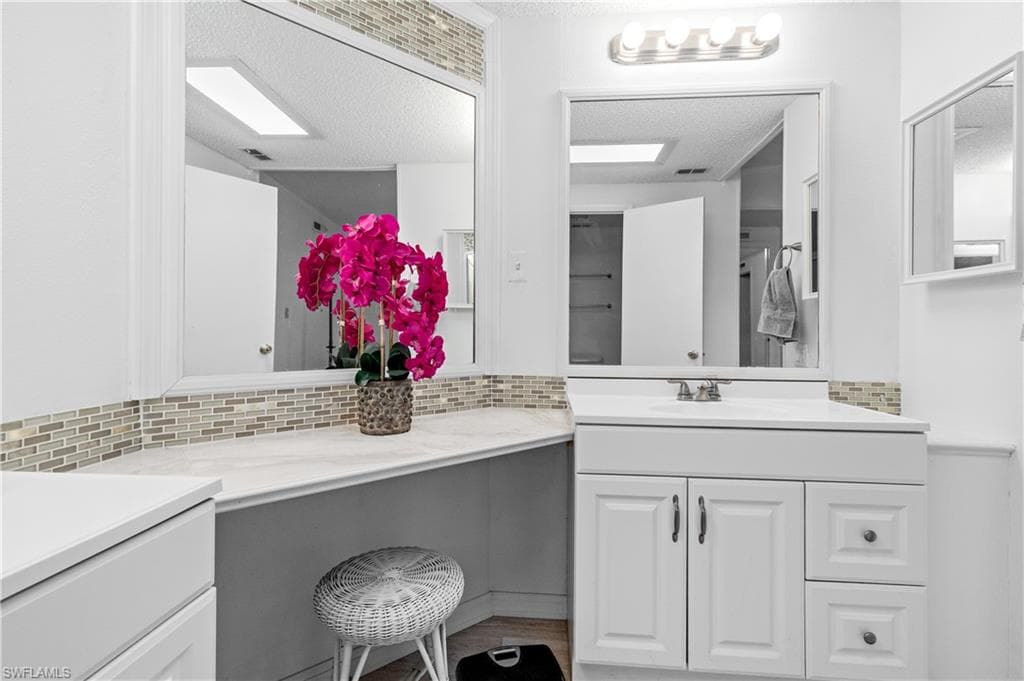 9231 Caloosa DR, NORTH FORT MYERS FL 33903-21