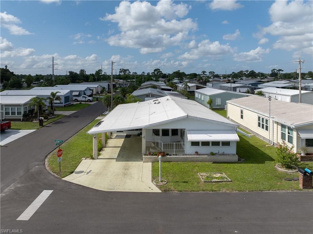 9231 Caloosa DR, NORTH FORT MYERS FL 33903-27