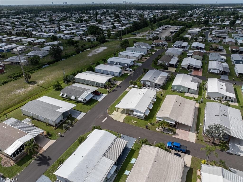 9231 Caloosa DR, NORTH FORT MYERS FL 33903-28