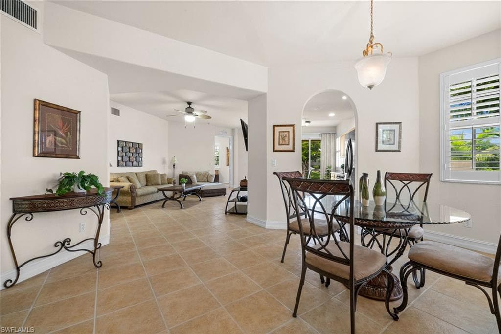 5626 Cape Harbour DR # 102, CAPE CORAL FL 33914-5