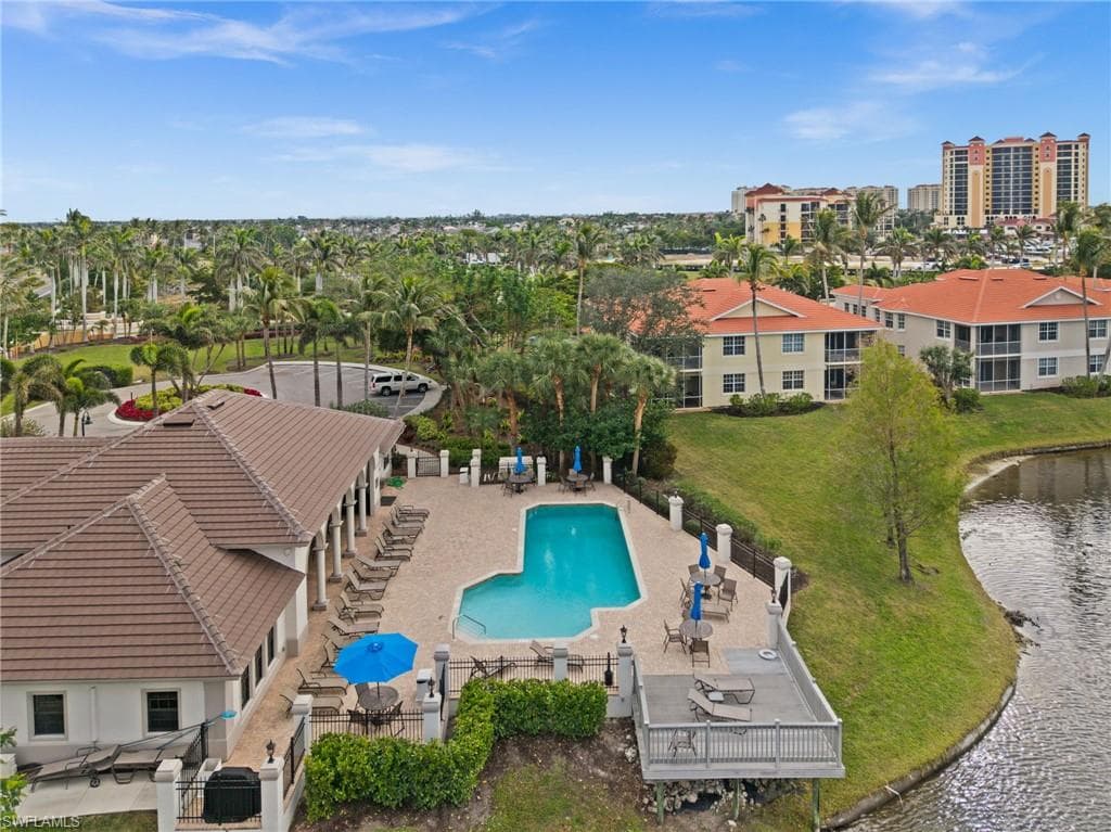 5626 Cape Harbour DR # 102, CAPE CORAL FL 33914-28