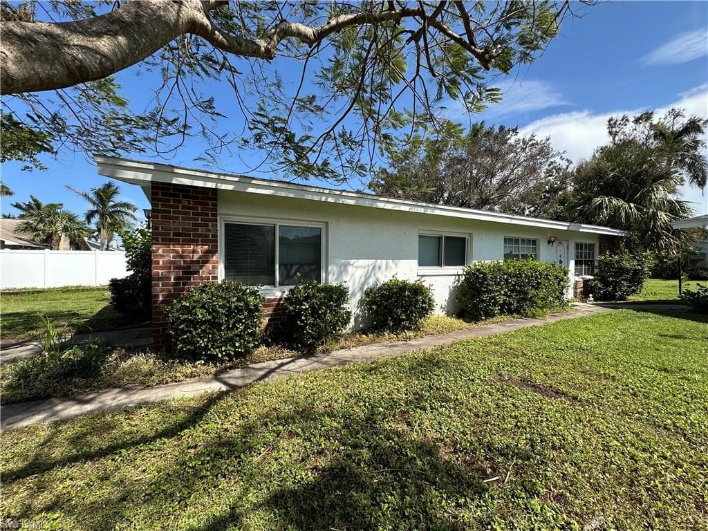 821 Courtington LN # 1, FORT MYERS FL 33919-1