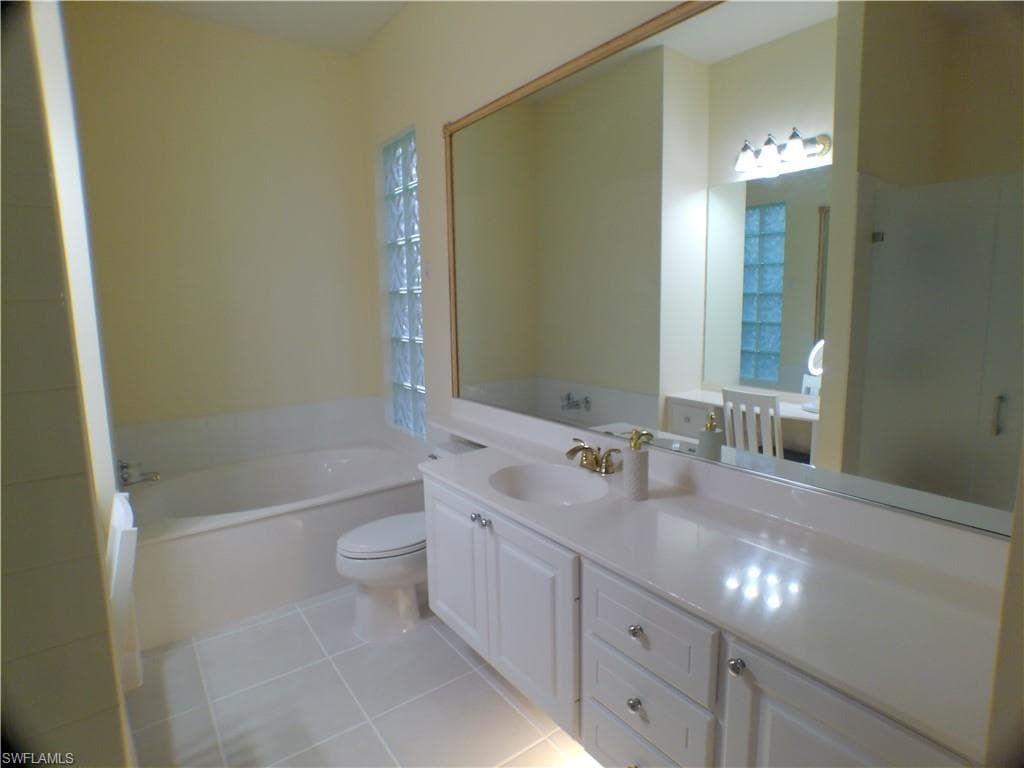 4780 Martinique WAY, NAPLES FL 34119-26