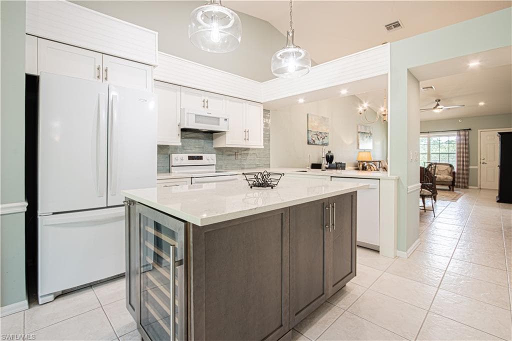 15435 Cedarwood LN # 304, NAPLES FL 34110-12