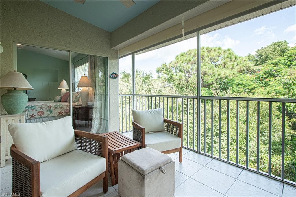 15435 Cedarwood LN # 304, NAPLES FL 34110-25