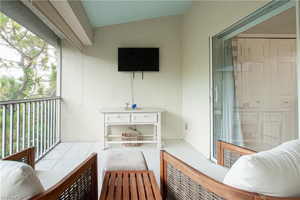 15435 Cedarwood LN # 304, NAPLES FL 34110-27