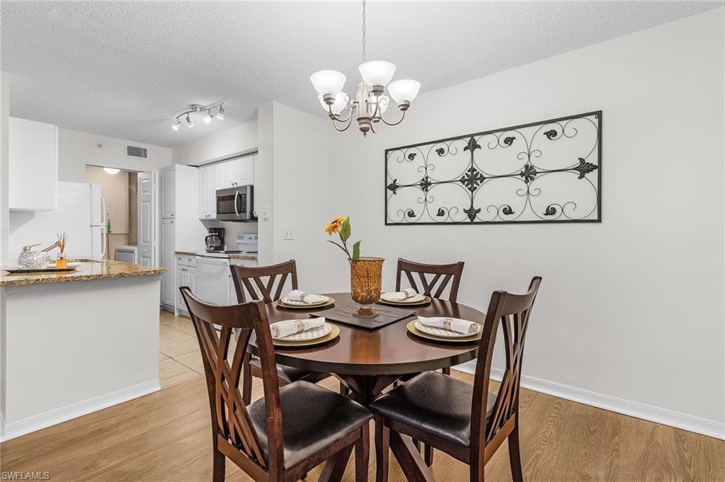 8920 Colonnades CT E 524-6
