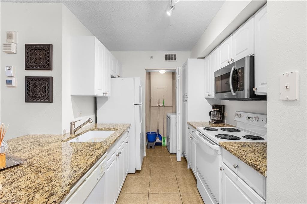 8920 Colonnades CT E 524-8