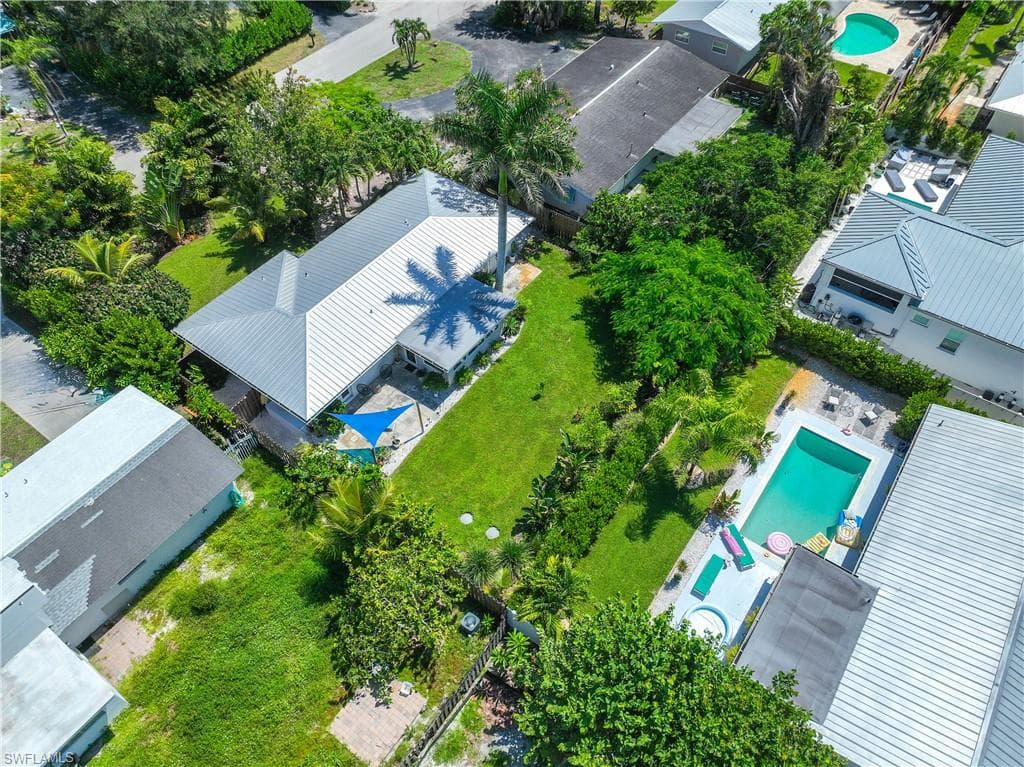 1304 Milano DR, NAPLES FL 34103-28