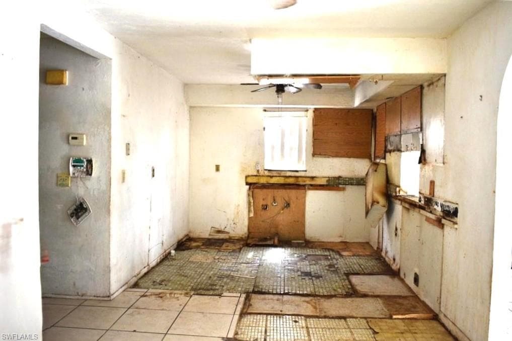 2849 Price AVE, FORT MYERS FL 33916-5