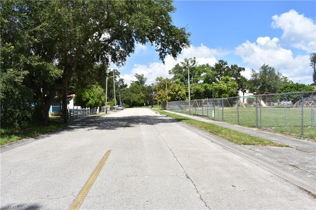 2849 Price AVE, FORT MYERS FL 33916-16