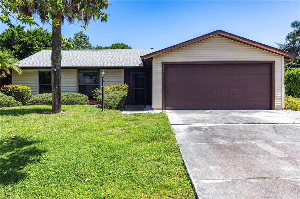 2345 Outrigger LN, NAPLES FL 34104-25