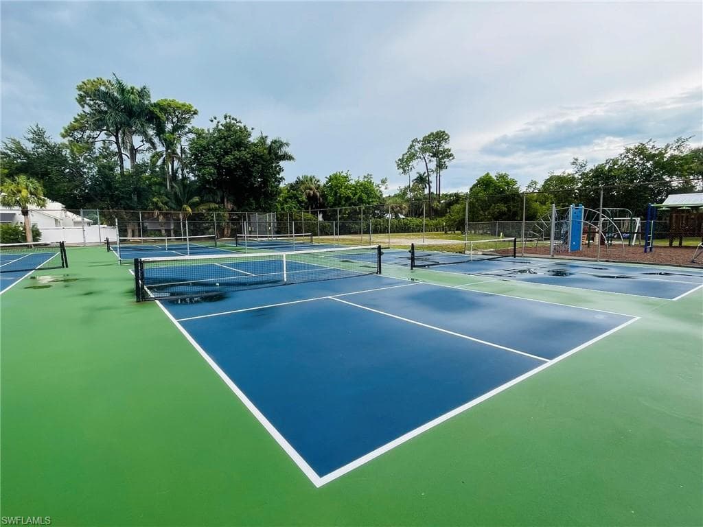 2345 Outrigger LN, NAPLES FL 34104-37